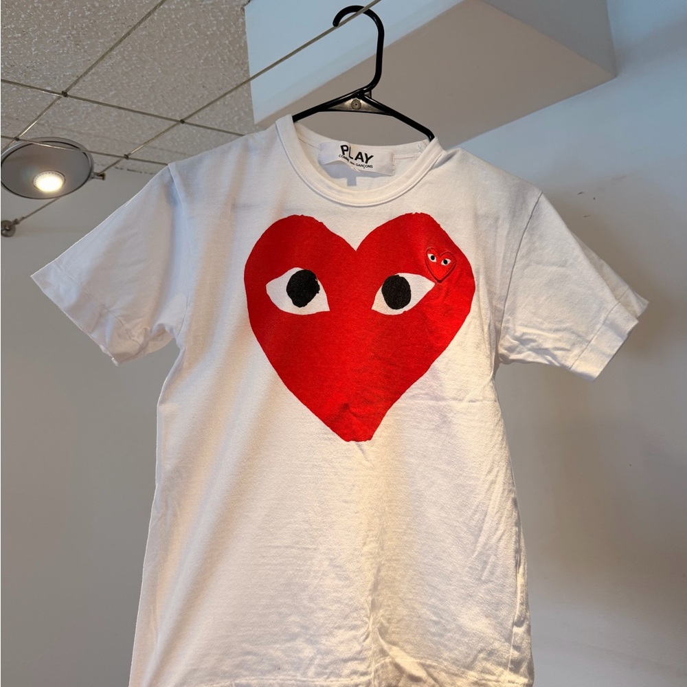 Comme des Garcons PLAY White T-Shirt with Red Heart Logo